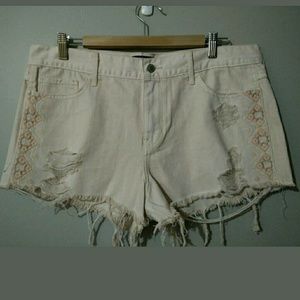 NWT HOLLISTER High Rise Shorts 15 32" Distressed